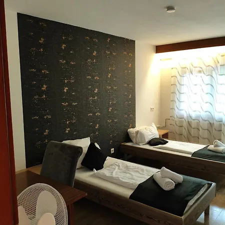 Penthouse - 4-zimmer Und Terrasse Appartement *